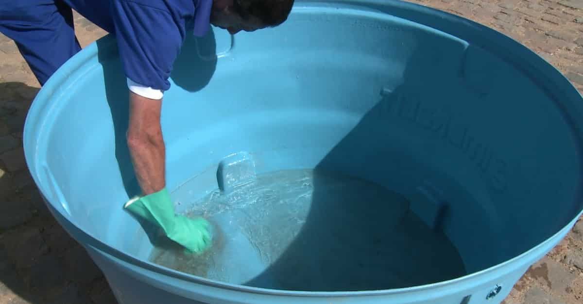 تنظيف الخزانات