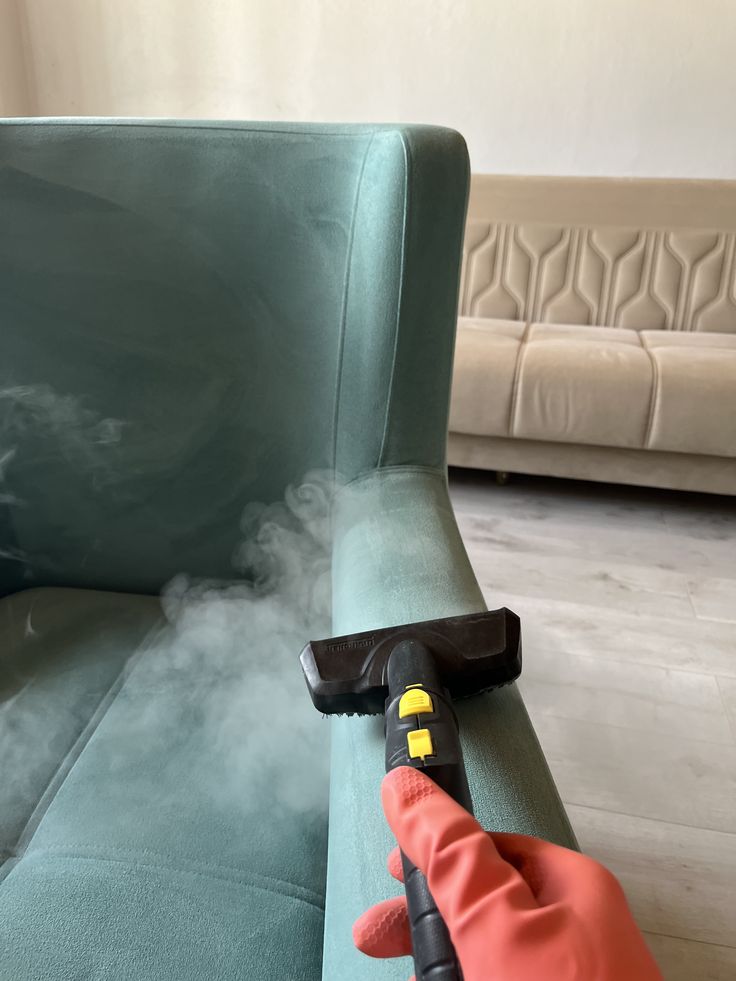 أفضل طرق تنظيف الكنب بالبخار بدبي