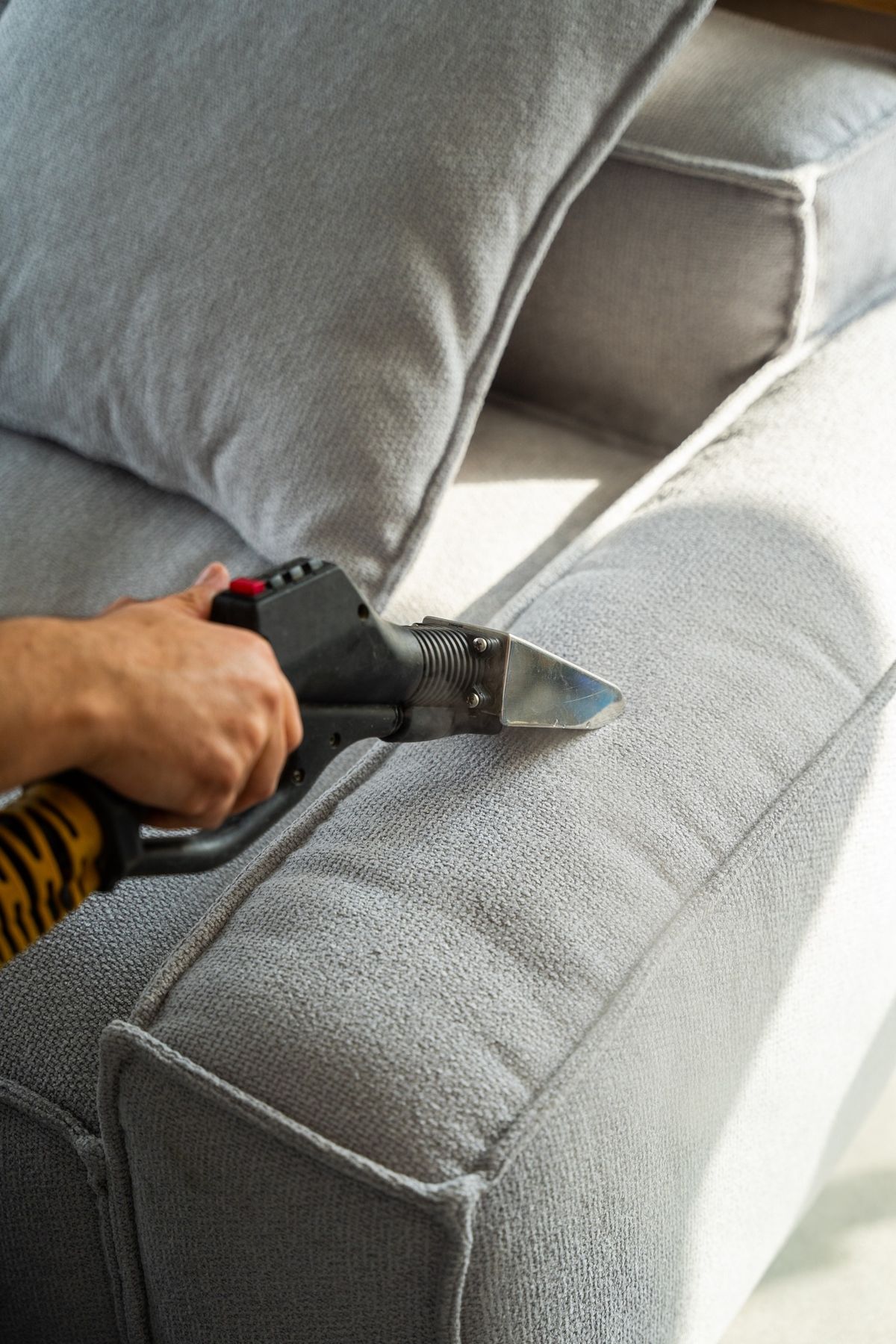 شركة تنظيف كنب في أم القيوين