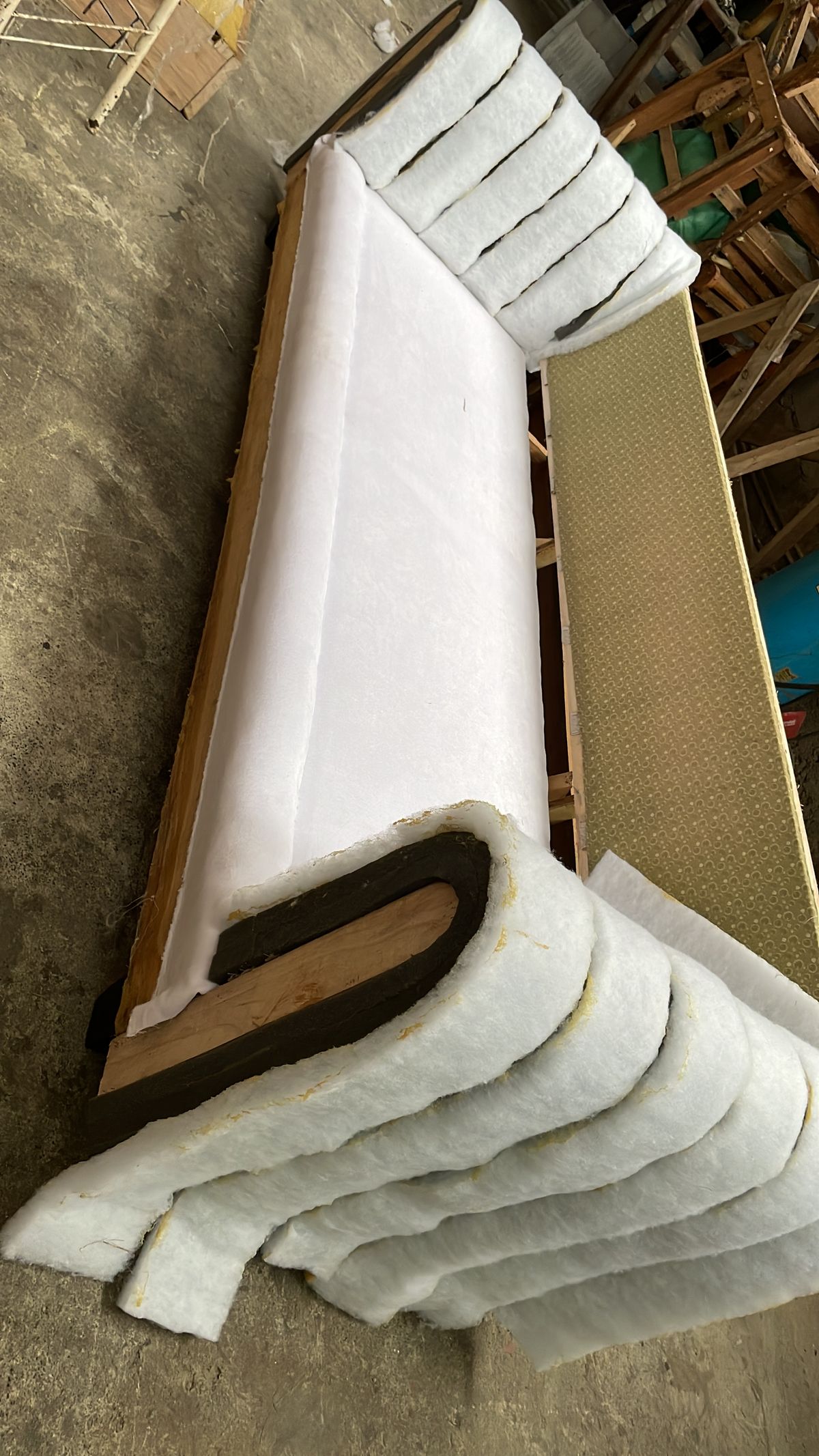 أفضل أقمشة تنجيد الكنب المناسبة لبيوت دبي